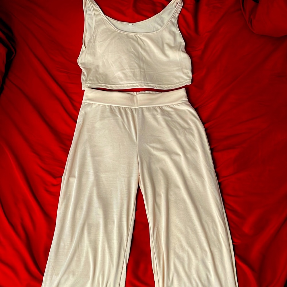 Tan 2 Piece Brand New LARGE but fits like a MEDIUM Ordered Bran-LovelyWholesale